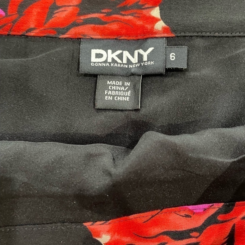 💰3 For $25.00 💰DKNY Pleated flower skirt SZ 6 - Picture 3 of 5